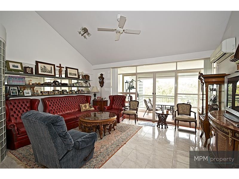 27/76 Chichester  Dr, Arundel QLD 4214