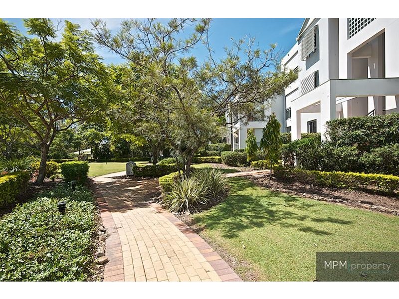 27/76 Chichester  Dr, Arundel QLD 4214