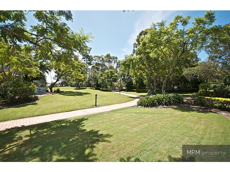 27/76 Chichester  Dr, Arundel QLD 4214