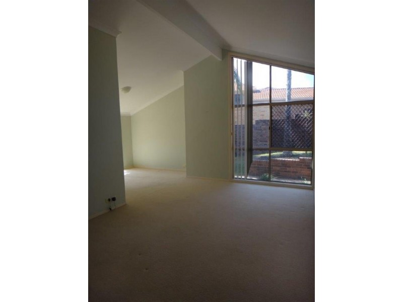 21 Crenshaw Ct, Parkwood QLD 4214