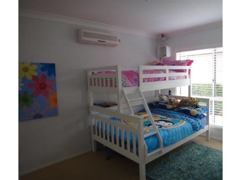 7 Adeliza  Ct, Arundel QLD 4214