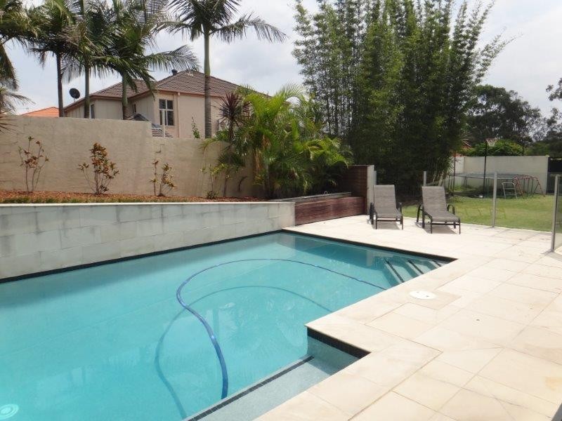 7 Adeliza  Ct, Arundel QLD 4214