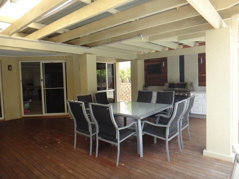 7 Adeliza  Ct, Arundel QLD 4214