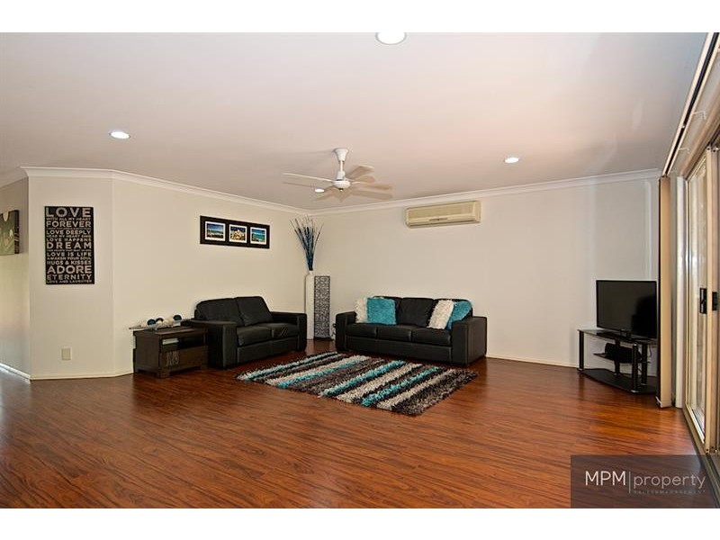 7 Kirdford Ct, Arundel QLD 4214