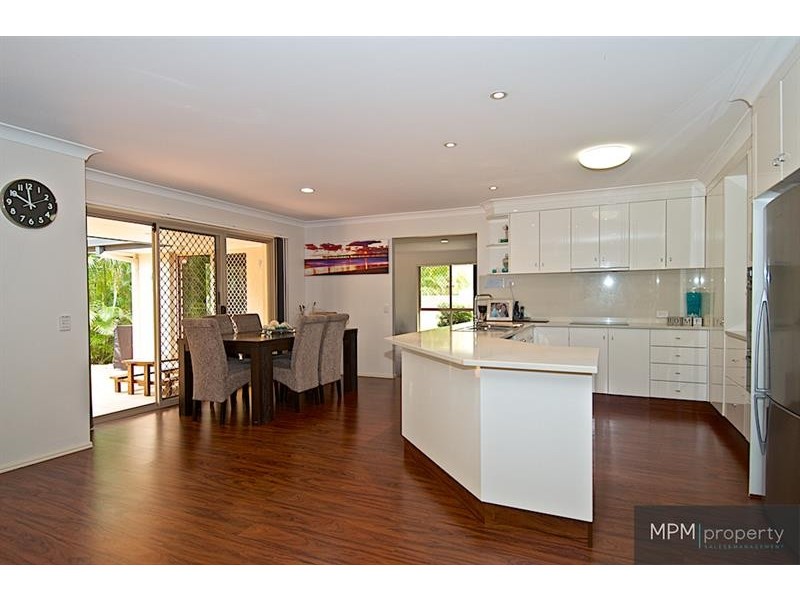7 Kirdford Ct, Arundel QLD 4214