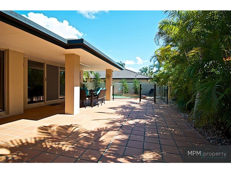 7 Kirdford Ct, Arundel QLD 4214