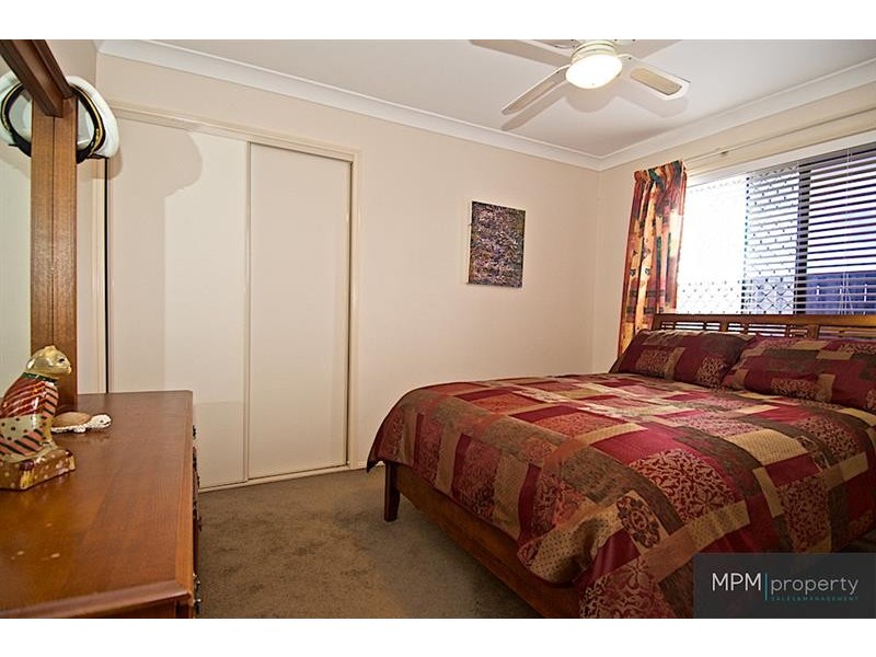 4 Murchison St, Pacific Pines QLD 4211