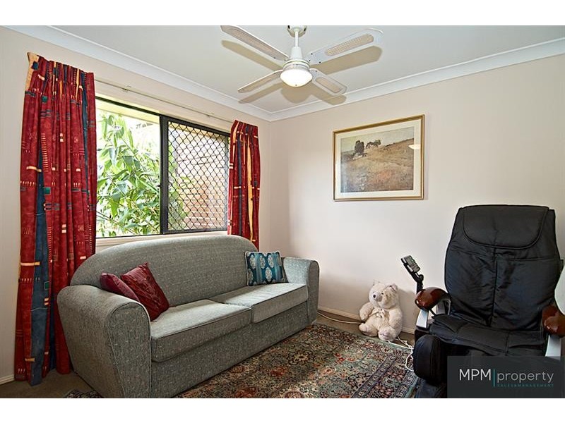 4 Murchison St, Pacific Pines QLD 4211