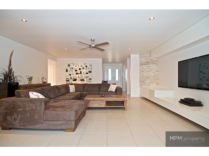 5 Bolt Ct, Parkwood QLD 4214