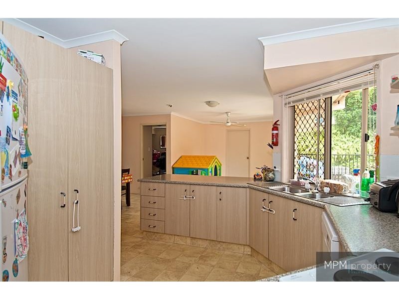 15 Range Ct, Arundel QLD 4214