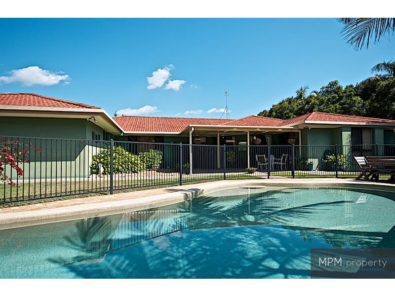16 Petworth Ct, Arundel QLD 4214