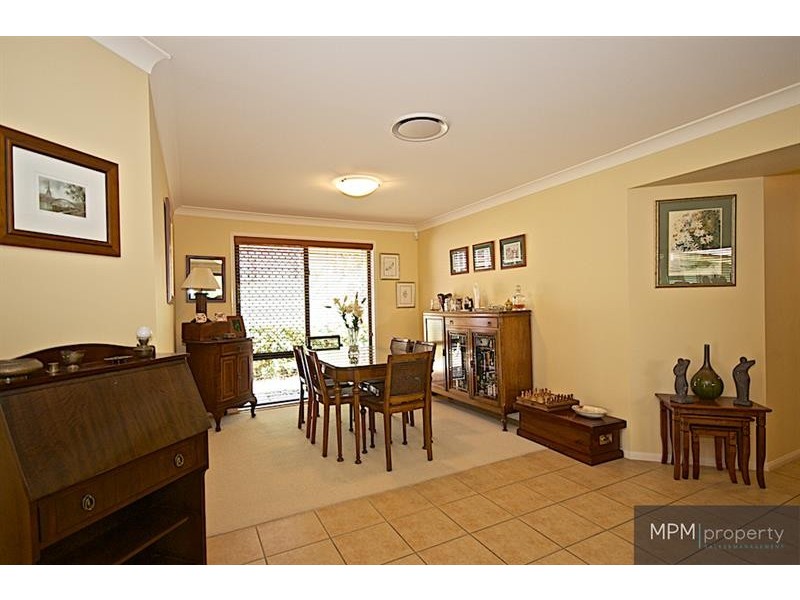 16 Petworth Ct, Arundel QLD 4214
