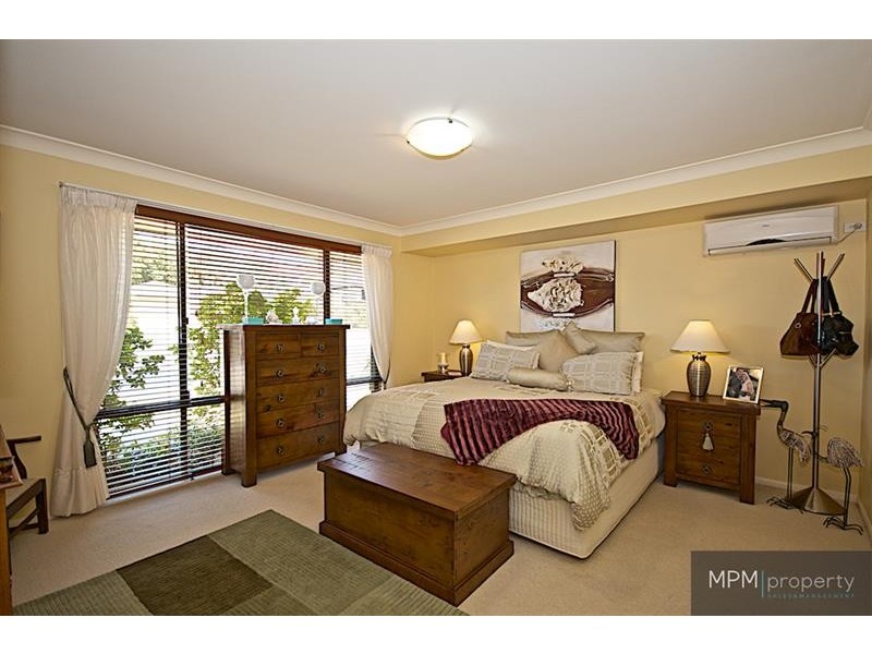 16 Petworth Ct, Arundel QLD 4214