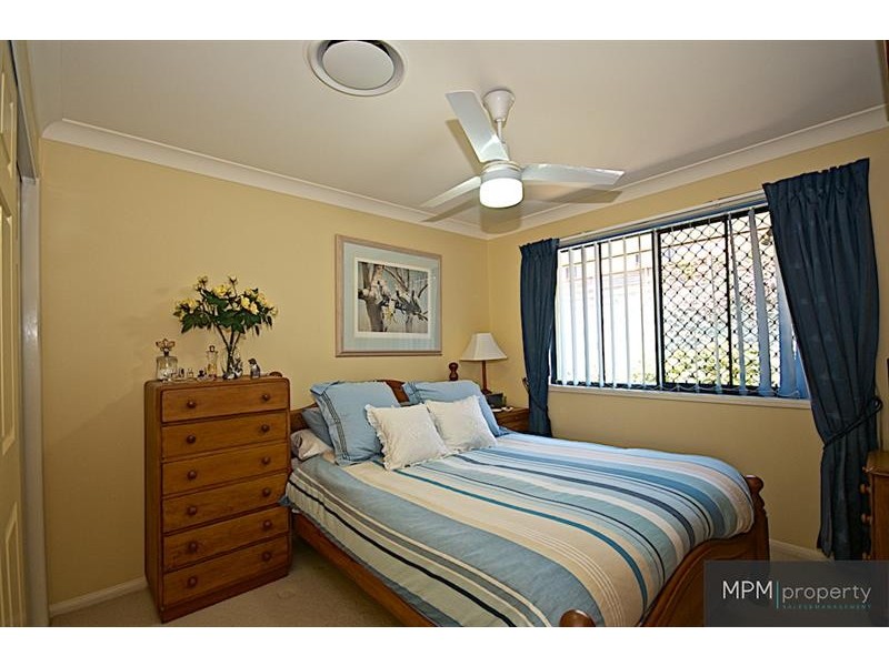 16 Petworth Ct, Arundel QLD 4214
