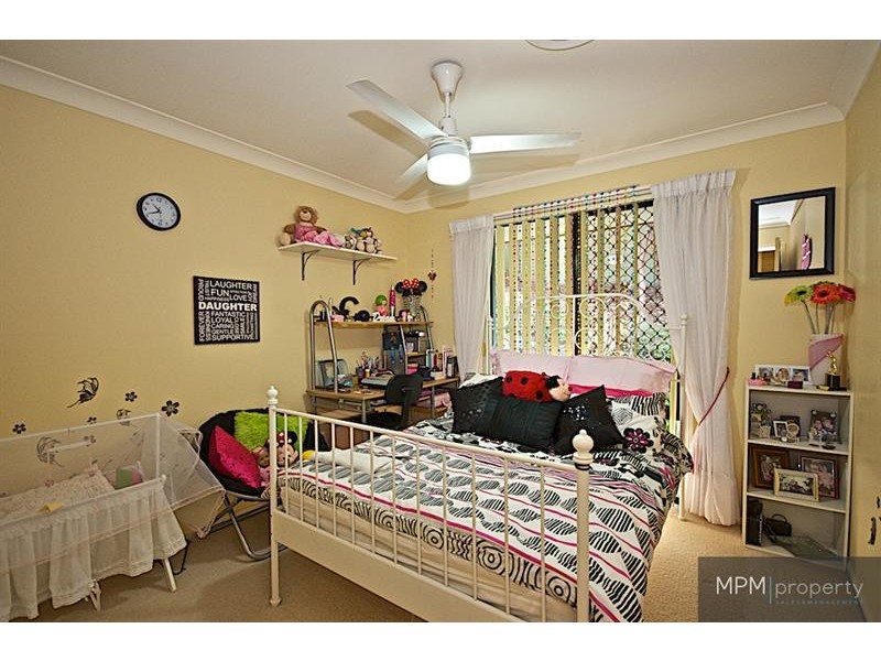 16 Petworth Ct, Arundel QLD 4214