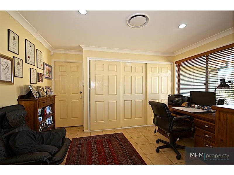 16 Petworth Ct, Arundel QLD 4214