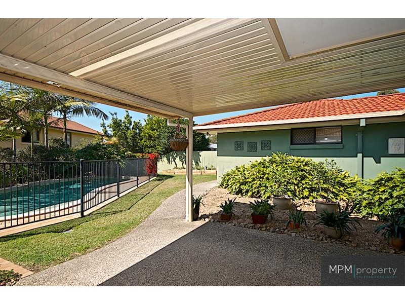 16 Petworth Ct, Arundel QLD 4214