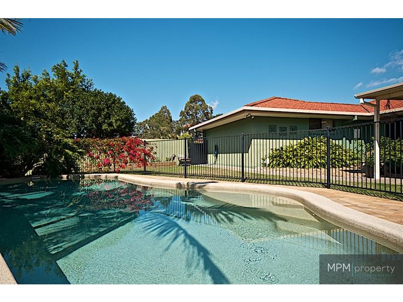 16 Petworth Ct, Arundel QLD 4214