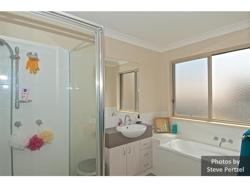 52 Diamantina Cct, Pacific Pines QLD 4211