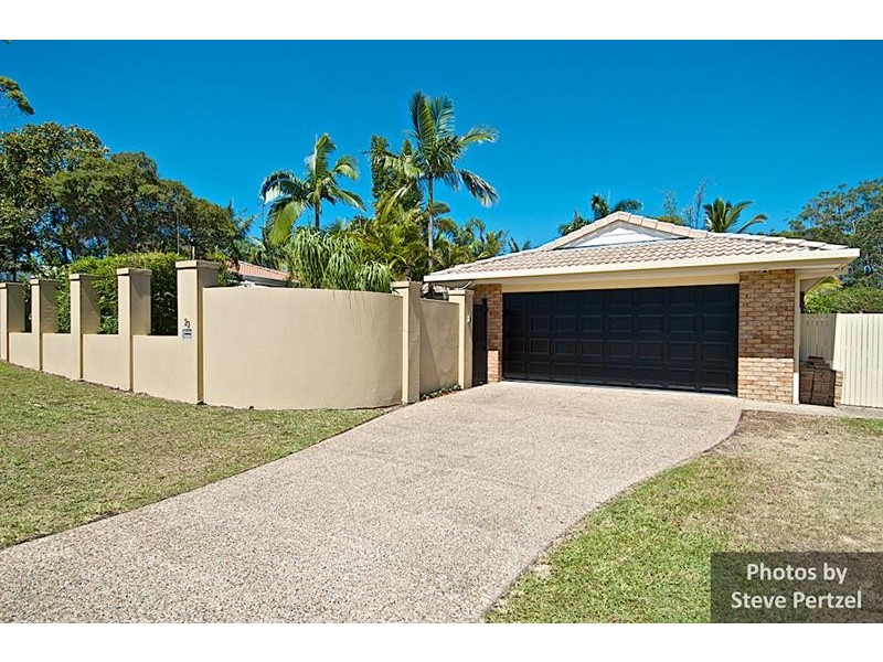 33 Clubhouse Dr, Arundel QLD 4214
