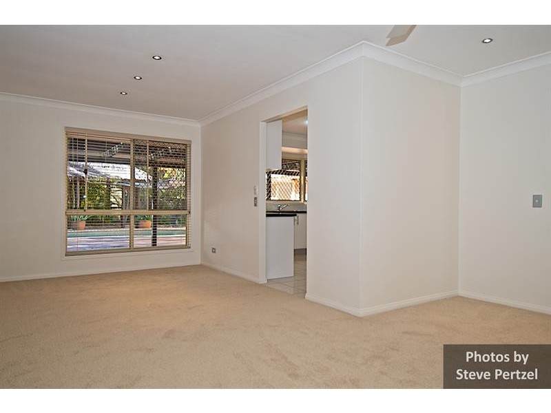 33 Clubhouse Dr, Arundel QLD 4214