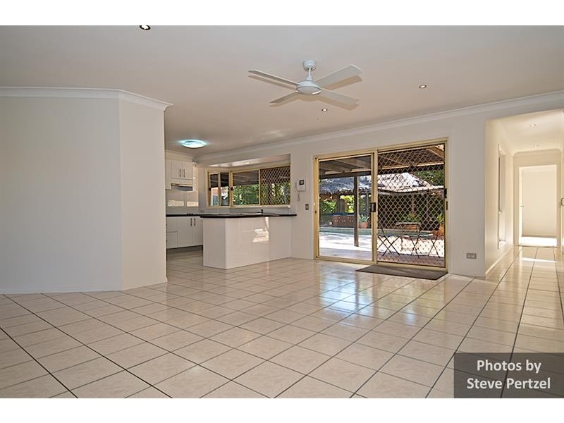 33 Clubhouse Dr, Arundel QLD 4214