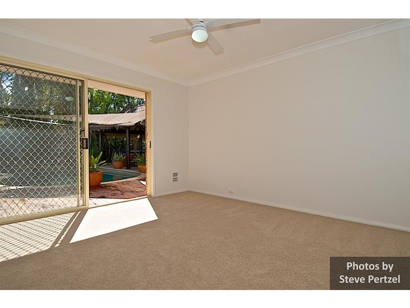 33 Clubhouse Dr, Arundel QLD 4214