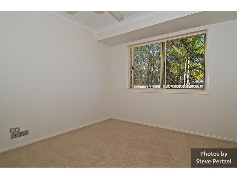 33 Clubhouse Dr, Arundel QLD 4214