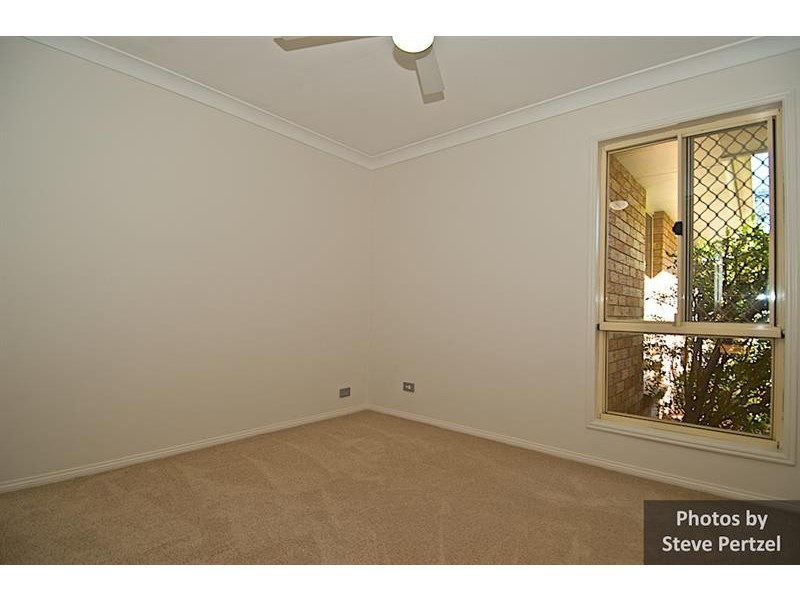 33 Clubhouse Dr, Arundel QLD 4214