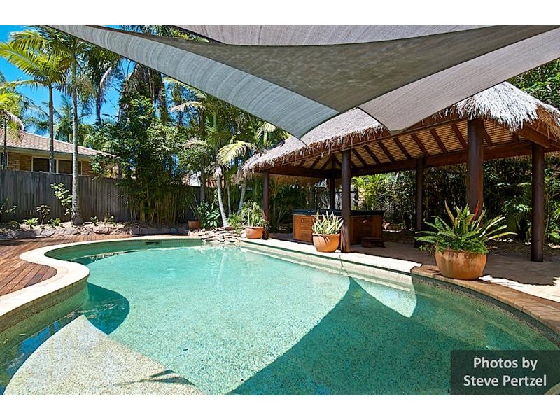 33 Clubhouse Dr, Arundel QLD 4214