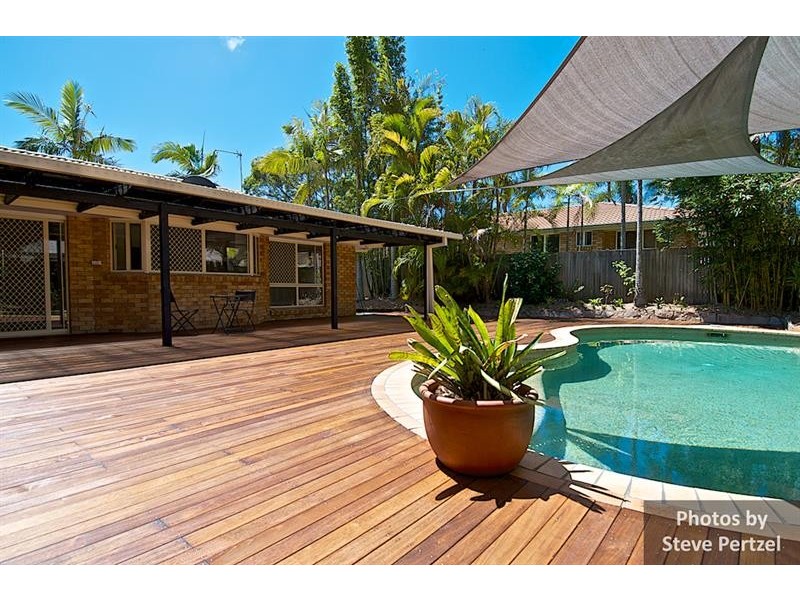 33 Clubhouse Dr, Arundel QLD 4214