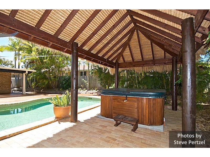 33 Clubhouse Dr, Arundel QLD 4214