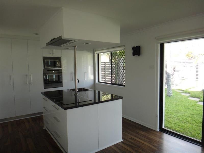 1/7 Morinda  Way, Labrador QLD 4215
