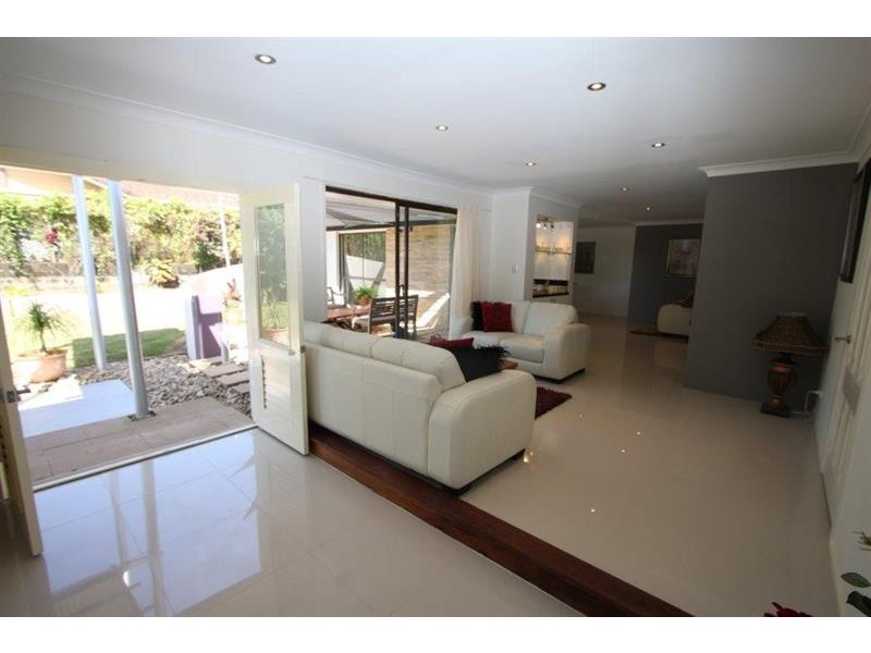 3 Palona Pl, Ashmore QLD 4214