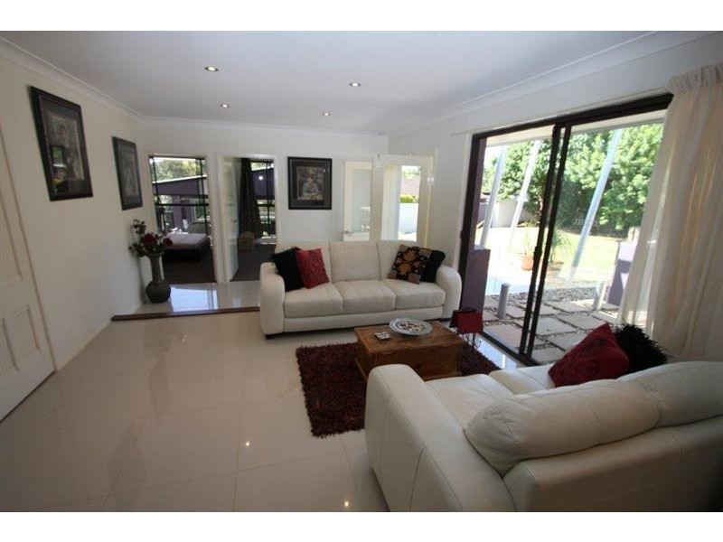 3 Palona Pl, Ashmore QLD 4214