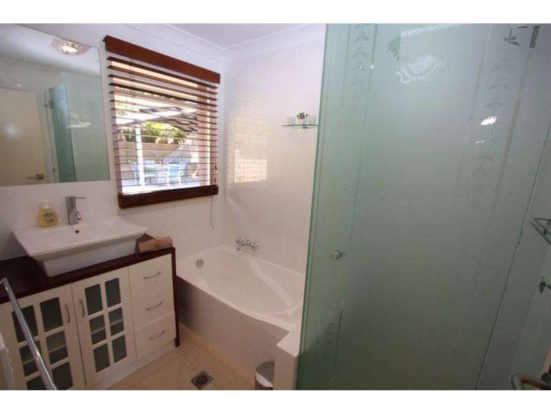 3 Palona Pl, Ashmore QLD 4214