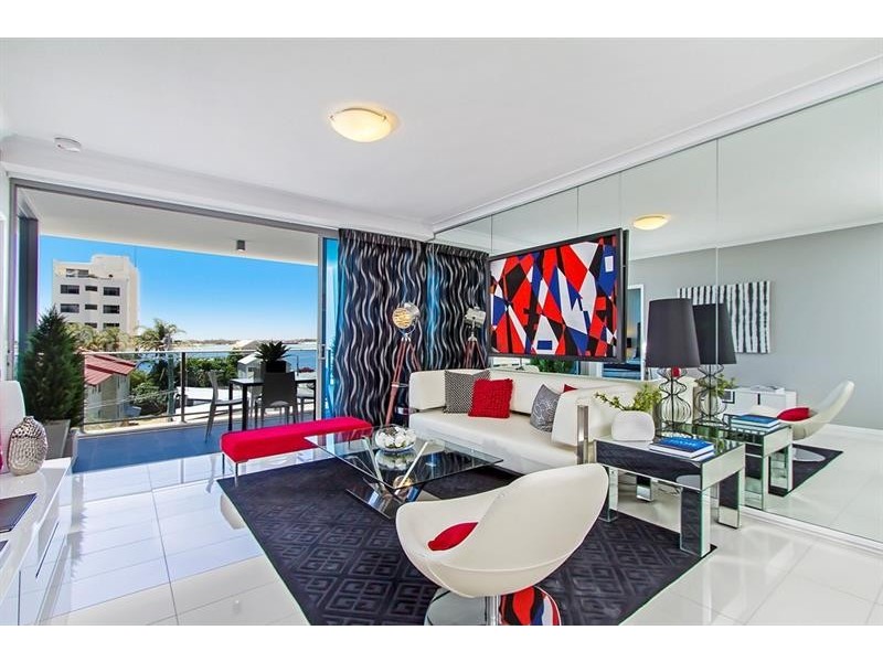 Cnr Imperial Pde & Labrador St, Labrador QLD 4215