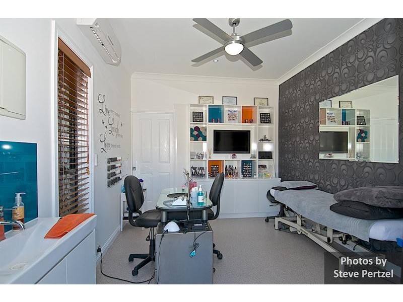 7 Selsey Ct, Arundel QLD 4214