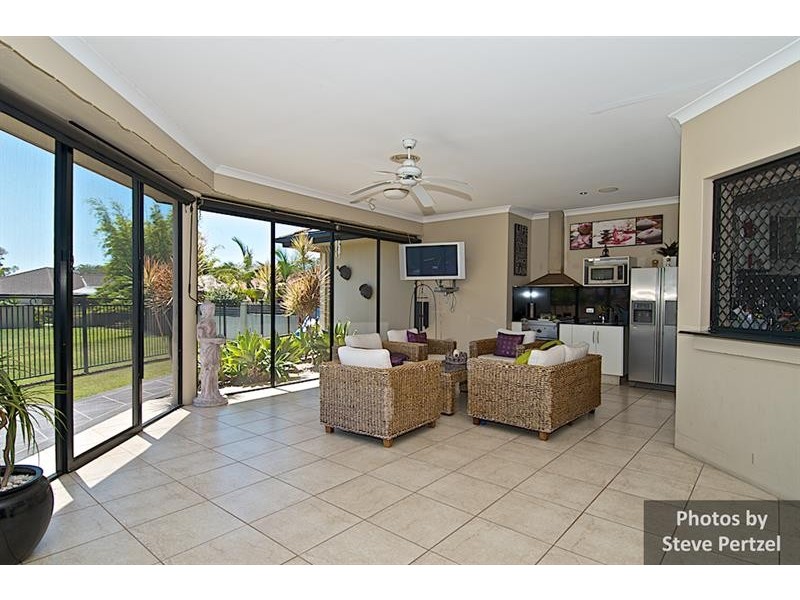 7 Selsey Ct, Arundel QLD 4214