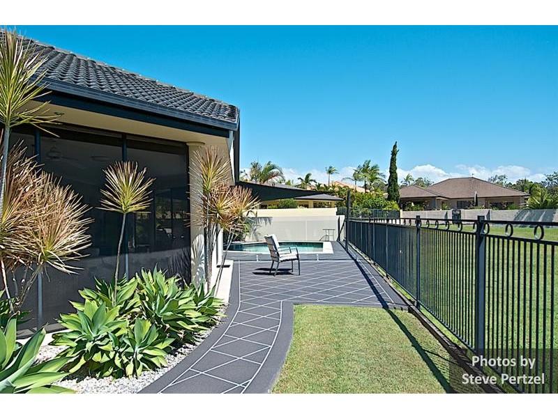 7 Selsey Ct, Arundel QLD 4214