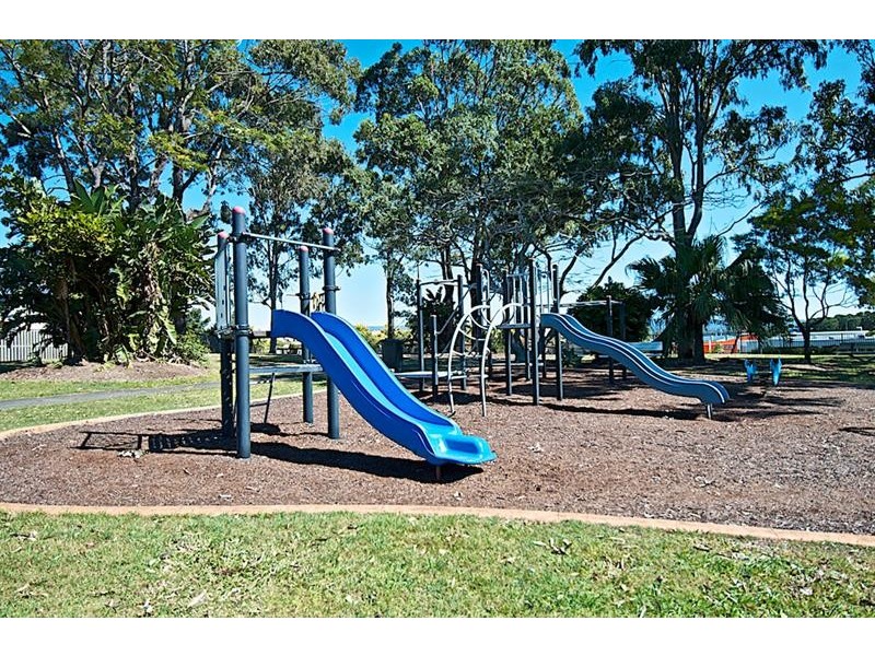 27 Marble Arch Pl, Arundel QLD 4214