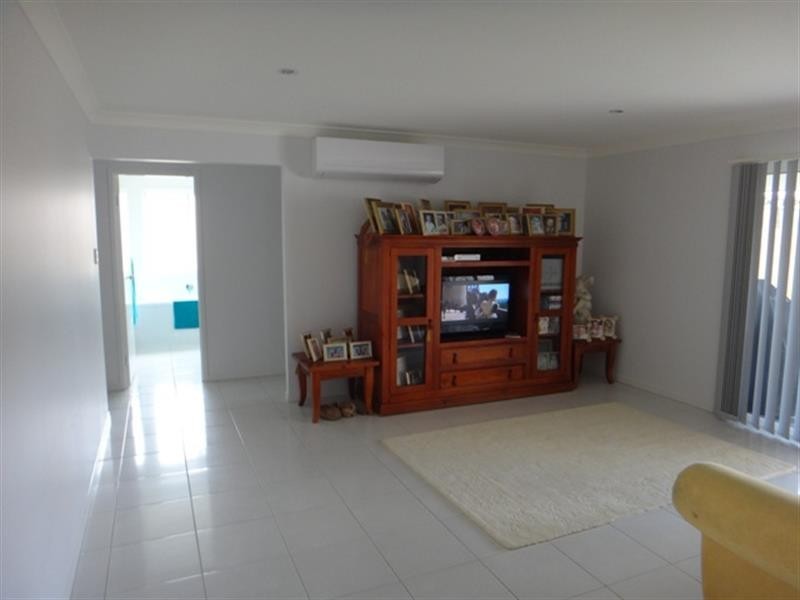 5 Phoebe Way, Gleneagle QLD 4285