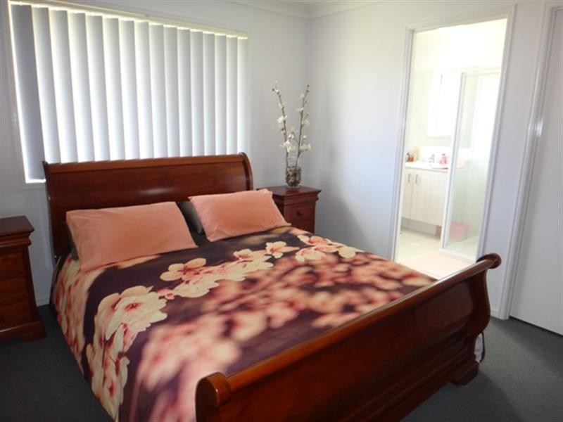 5 Phoebe Way, Gleneagle QLD 4285