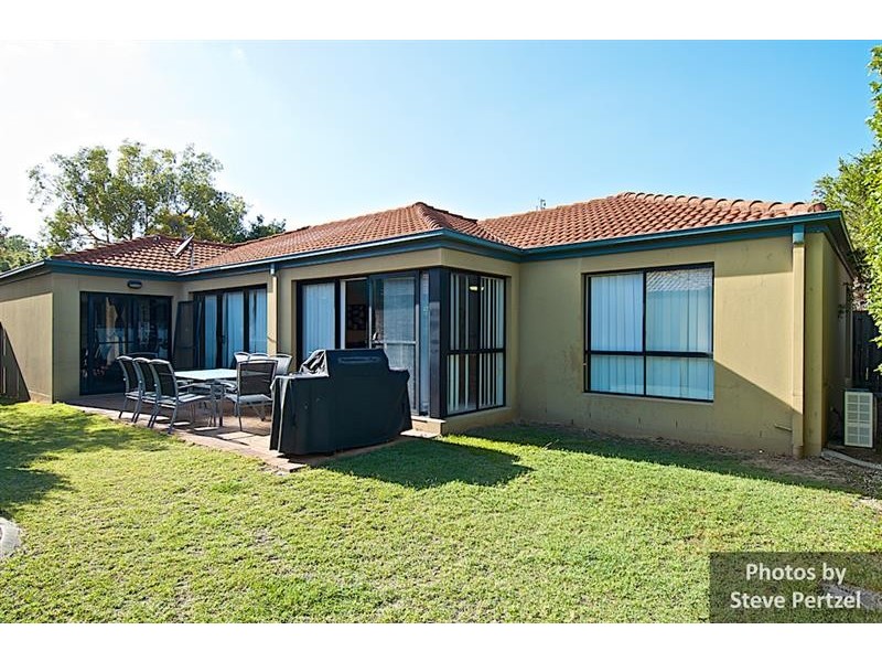 19 Amsonia Ct, Arundel QLD 4214