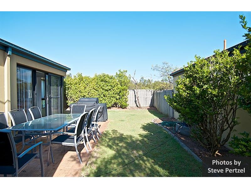 19 Amsonia Ct, Arundel QLD 4214