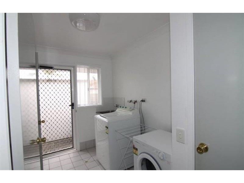 9 Haddon  Ct, Carrara QLD 4211