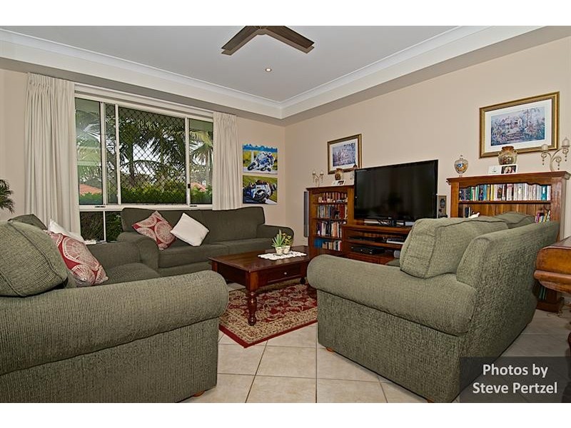 13 Midhurst Ct, Arundel QLD 4214