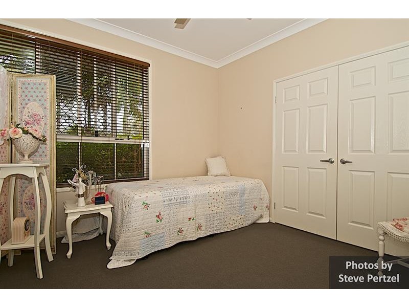 13 Midhurst Ct, Arundel QLD 4214