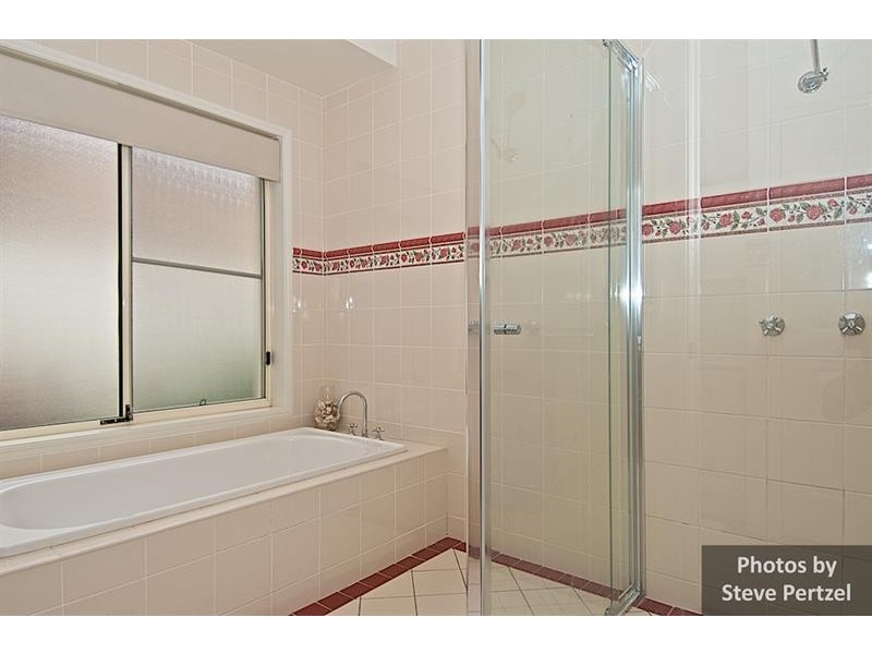 13 Midhurst Ct, Arundel QLD 4214