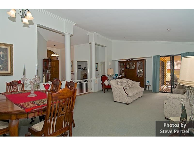 19 Hazel Ct, Arundel QLD 4214